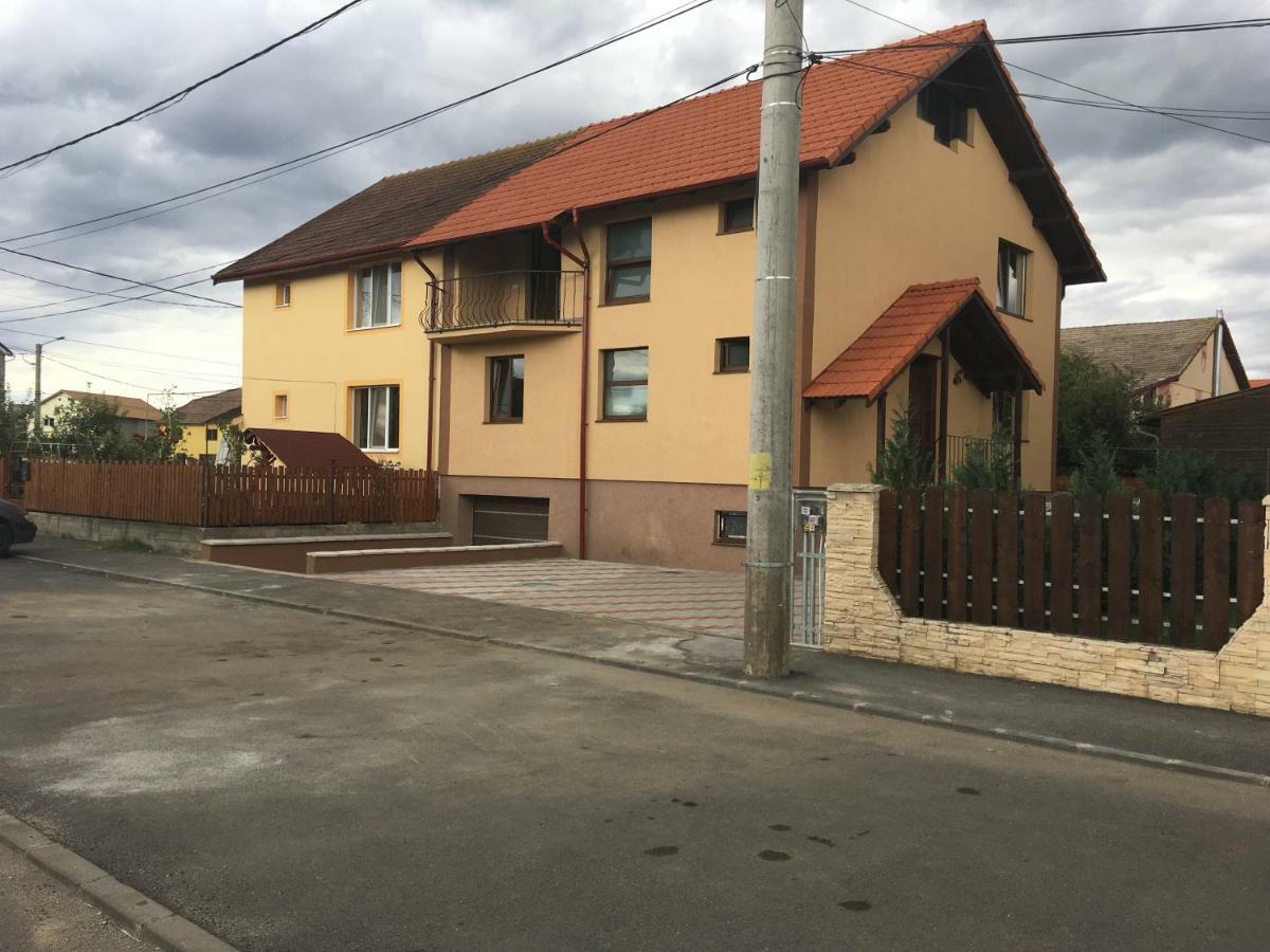 Casa In Zona Linistita, Campia Turzii Villa Eksteriør billede